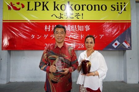 Murai-sama came to KokoronoSiji – 村井宮城県知事来訪